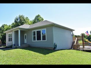 5830 J Royster Rd, Corydon, KY 42406