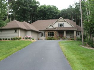 14655 Hunters Trl, Holland, MI 49424