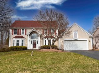 733 Wood Hill Dr, Macedon, NY 14502