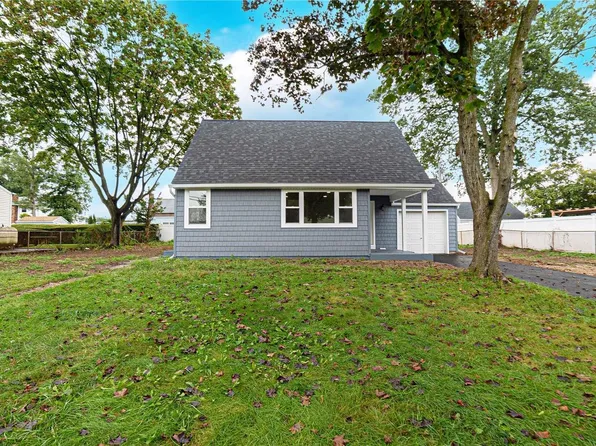 515 Fenimore Avenue, North Babylon, NY 11703