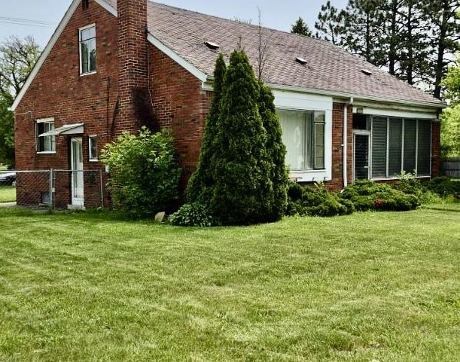 1st image of 29290 Utica Rd