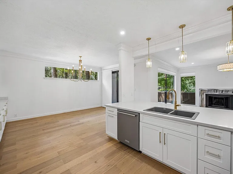 201 Litchfield Ln — Photo 13