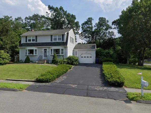 12 Franklin Ave, Wilmington, MA 01887