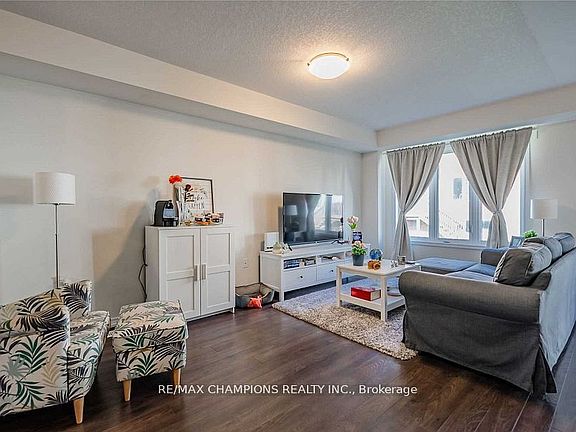 5th image of 7732 White Pine Cres