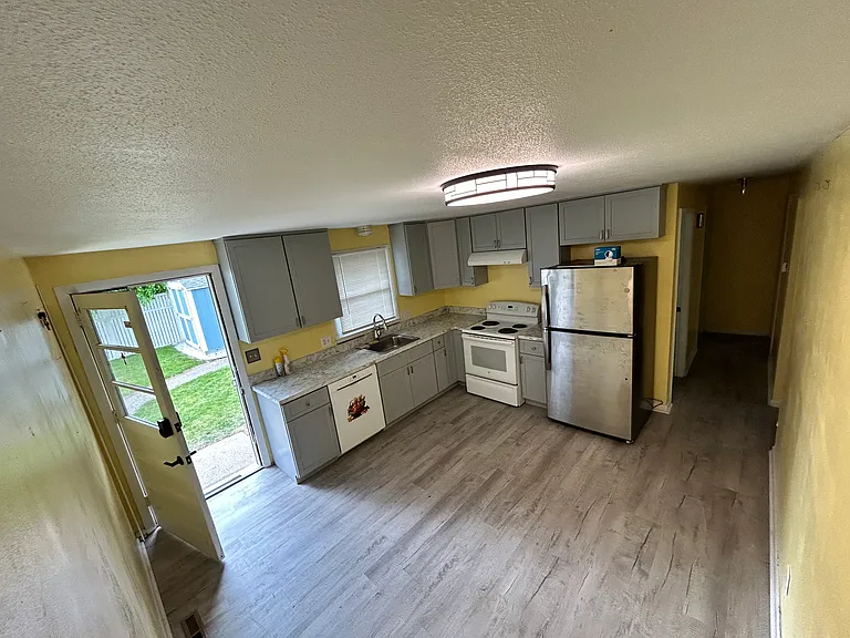 68 Rosemont St #68 — Photo 3