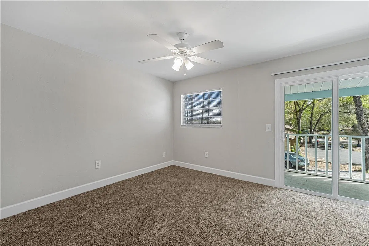 2 bed, 1050 sqft, $1,275 — Photo 1