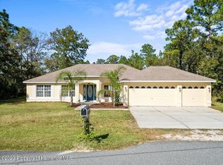 11880 Osprey Ave, Weeki Wachee, FL 34614