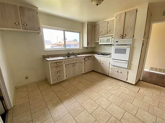 1741 Lahoud Dr — Photo 2