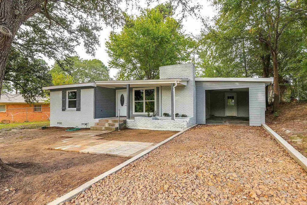 3 bed, 1170 sqft, $1,595 — Photo 2