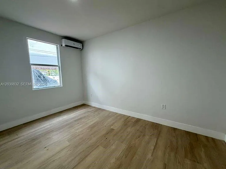 2425 SW 6th St #3 — Photo 7