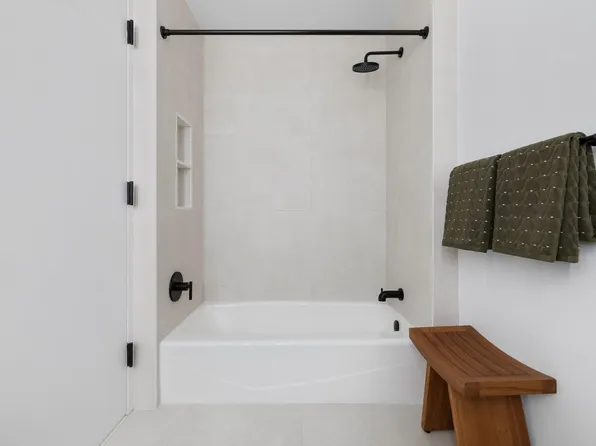 504 Sackett Street image 11 of 27