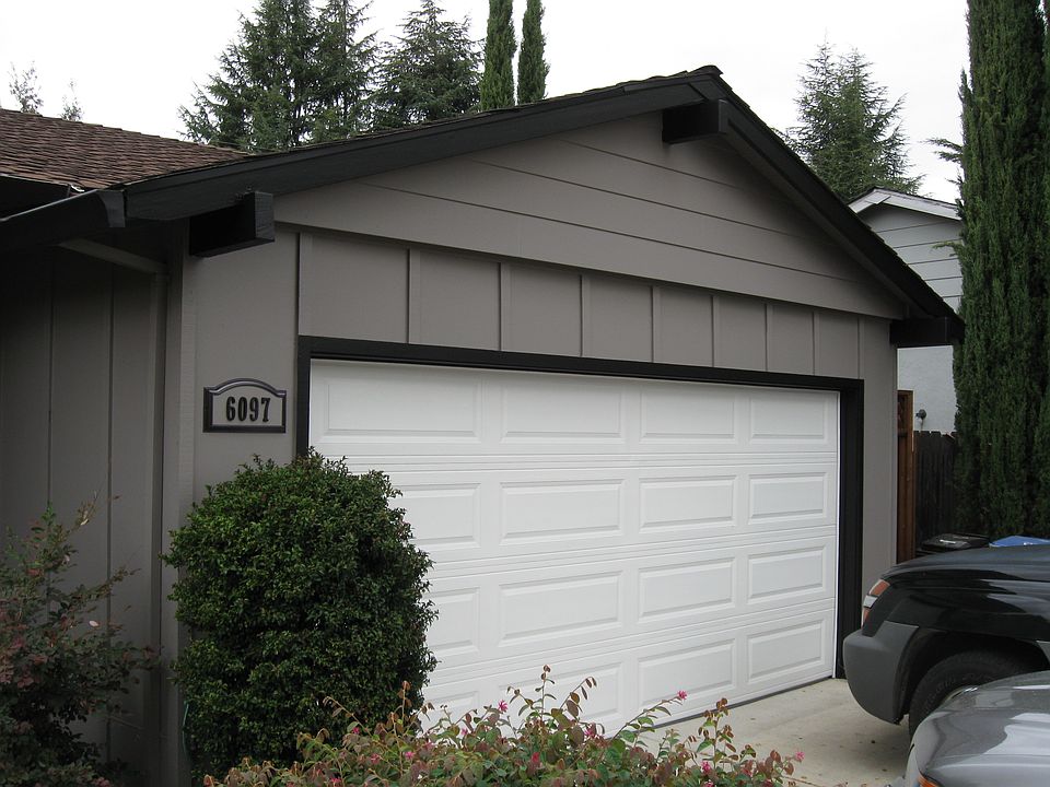 1st image of 6097 Crestoak Ct