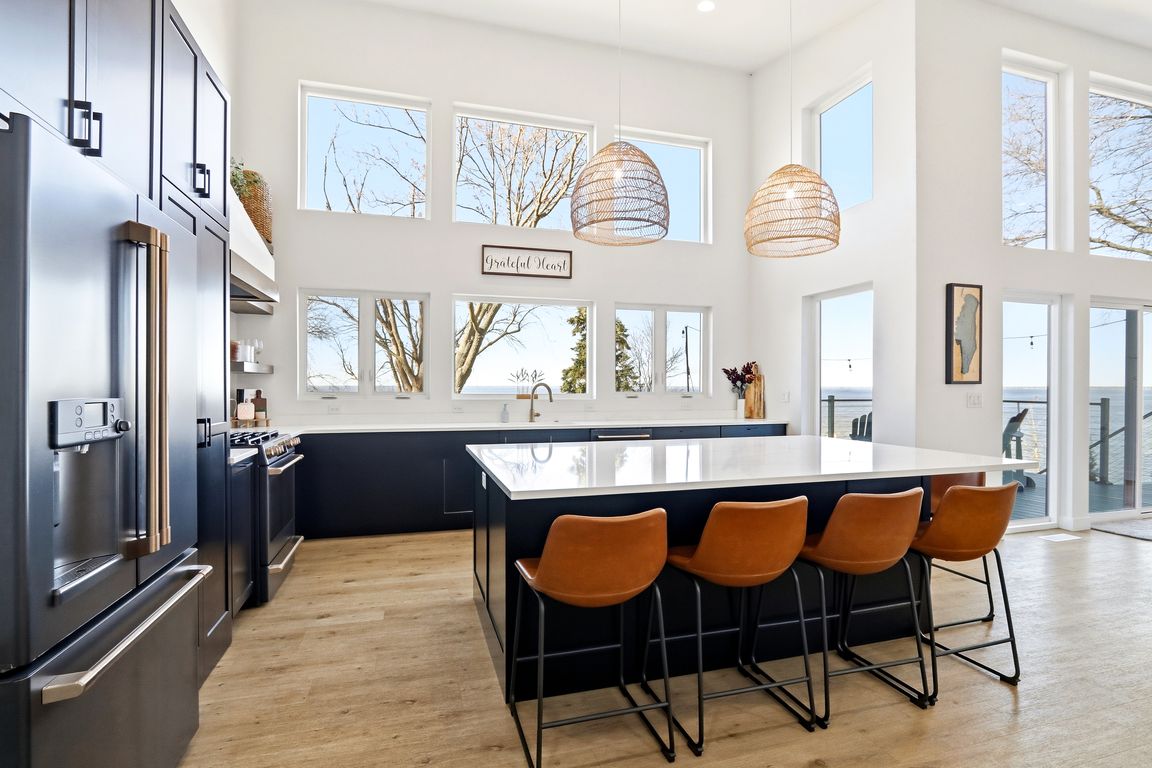 next background image