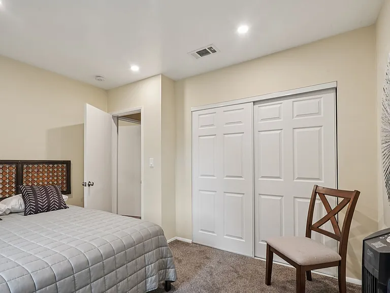 25340 Marion Ridge Dr — Photo 21