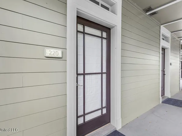 922 Porter Ave APT 220, Ocean Springs, MS 39564