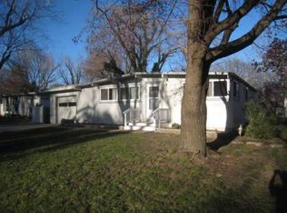 7435 Riggs Ln, Overland Park, KS 66204