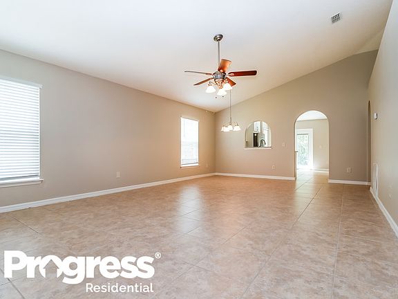 5th image of 25040 Hyde Park Blvd