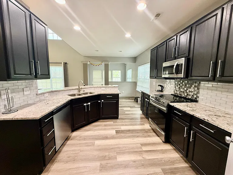 13141 Wilburn Park Ln — Photo 6