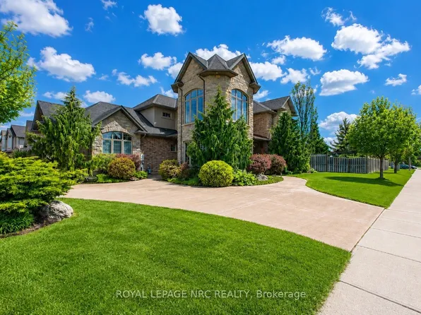 8479 Forestview Blvd, Niagara Falls, ON L2H 0B2