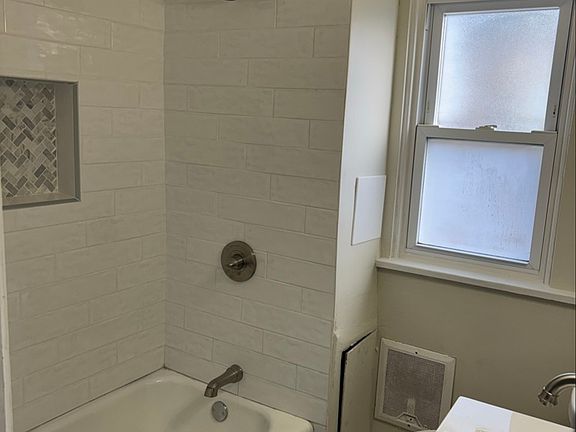 3rd image of 1100 13th St Unit 2