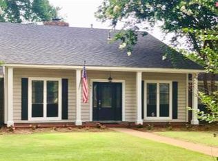 1847 Lake Manor Dr, Greenville, MS 38701