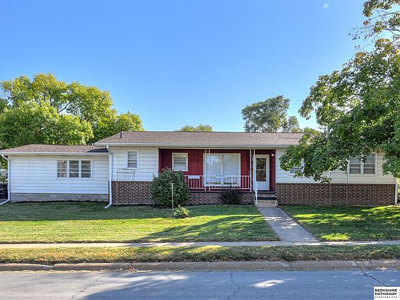 3rd image of 6605 S 42nd St