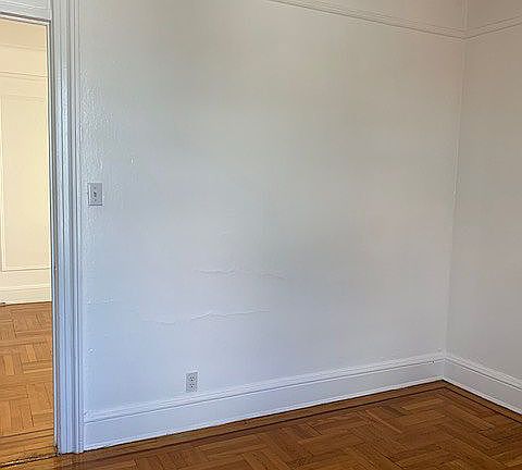 5th image of 3031 34th St APT 15