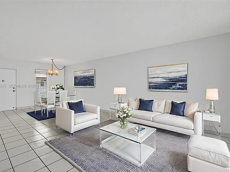2821 Somerset Dr #317 — Photo 4