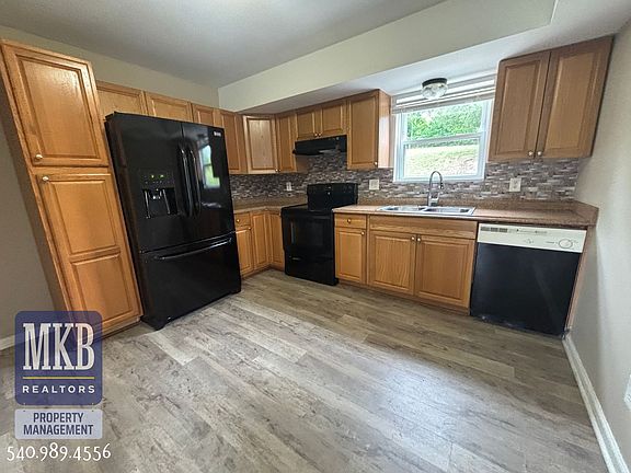4th image of 3219 Forest Park Blvd NW