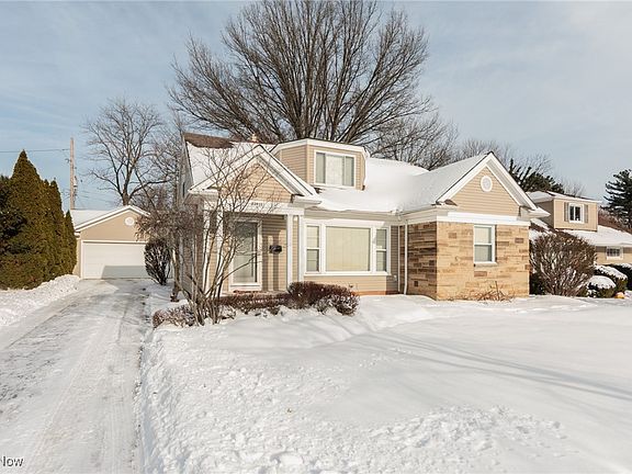 2nd image of 23915 Glenhill Dr