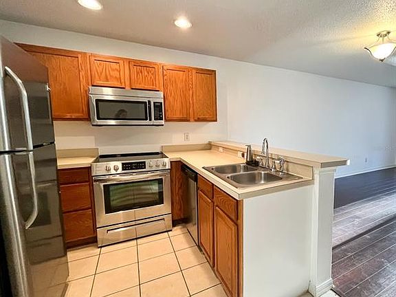 4th image of 4407 Silver Falls Dr