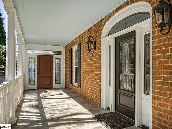 5th image of 204 Hidden Hills Dr