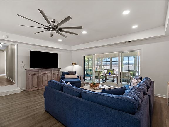 4th image of 10016 Clovis Dr