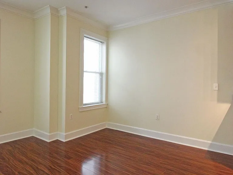 1121 24th St NW #302 — Photo 10