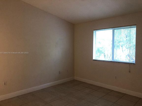 4th image of 1251 SE 29th St #20626