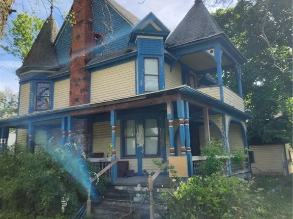 221 N Main St, Albion, NY 14411