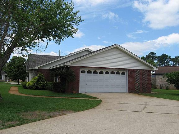 4th image of 809 Christian Dr
