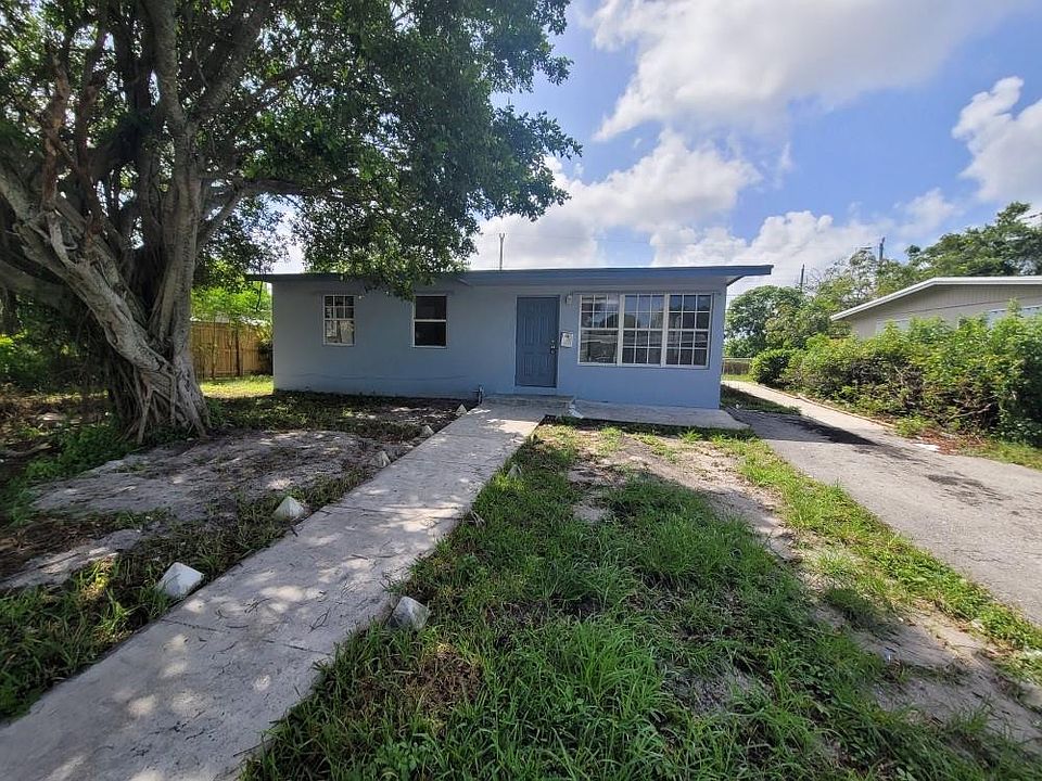 1st image of 1305 8th Street