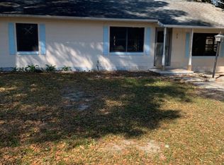 28 S Bay Lake Ave, Mascotte, FL 34753