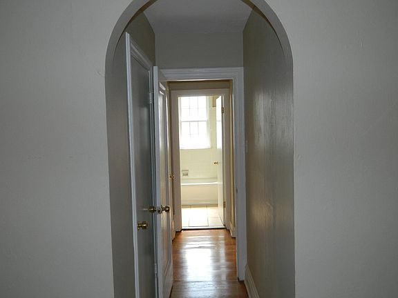 3rd image of 5347 Cabanne Ave APT 2N
