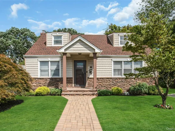 49 Norcross Avenue, Bethpage, NY 11714