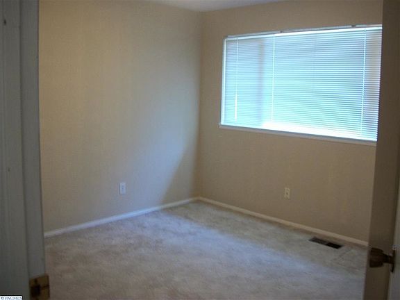5th image of 505 N Yelm St