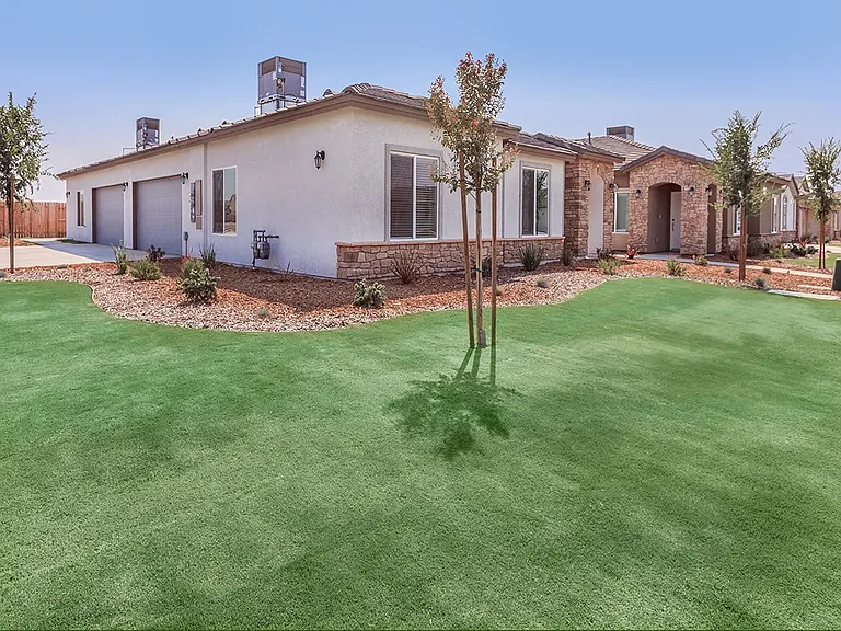 Mira Sol Gardens Rental Homes — Photo 16