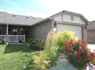 8412 Peregrine Ct, Lincoln, NE 68505