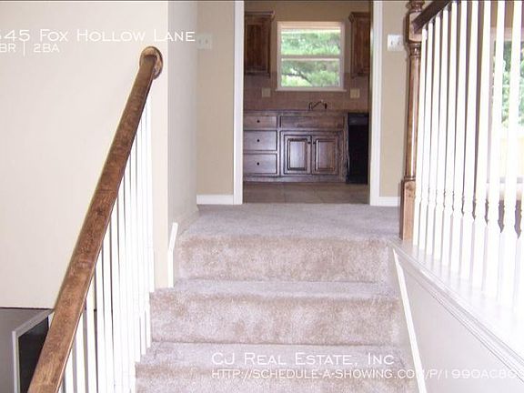 2nd image of 545 NW Fox Hollow Ln