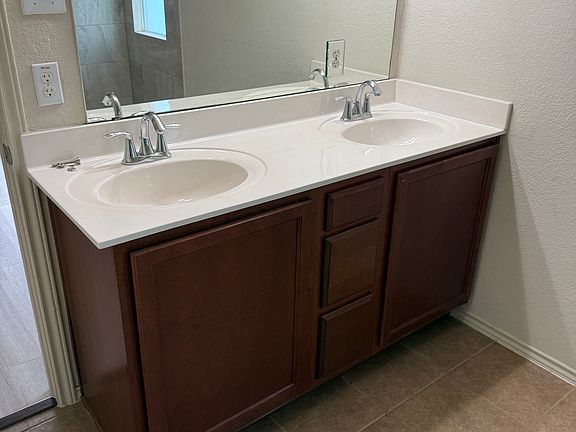 5th image of 248 Coal Dr