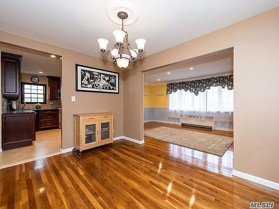 4th image of 308 Roslyn Ave
