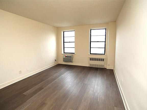 5th image of 190 1st St