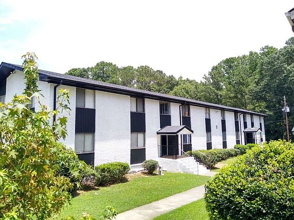 2nd image of 640 Glendale Pl SE #C1
