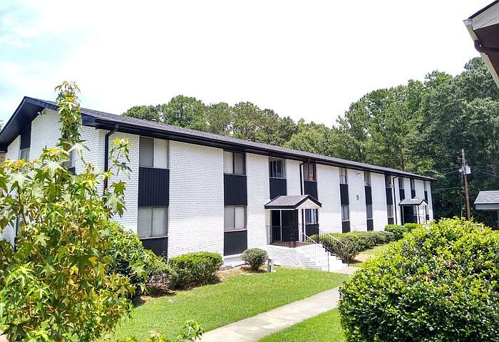 1st image of 640 Glendale Pl SE #D2